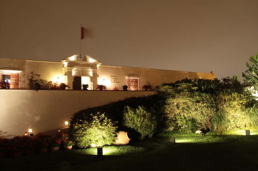Lima: Huaca Ruins and Larco Museum at Night with Dinner - Key highlights at a glance