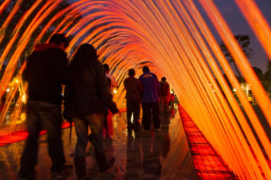 Lima: Magic Water Circuit with Dinner - The guide makes or breaks the vibe