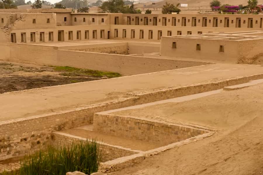 Lima: Pachacamac Ruins & Barranco Half-Day Guided Tour - Pachacamac guided walkthrough in 80 minutes: temples, ramps, and a religious constant
