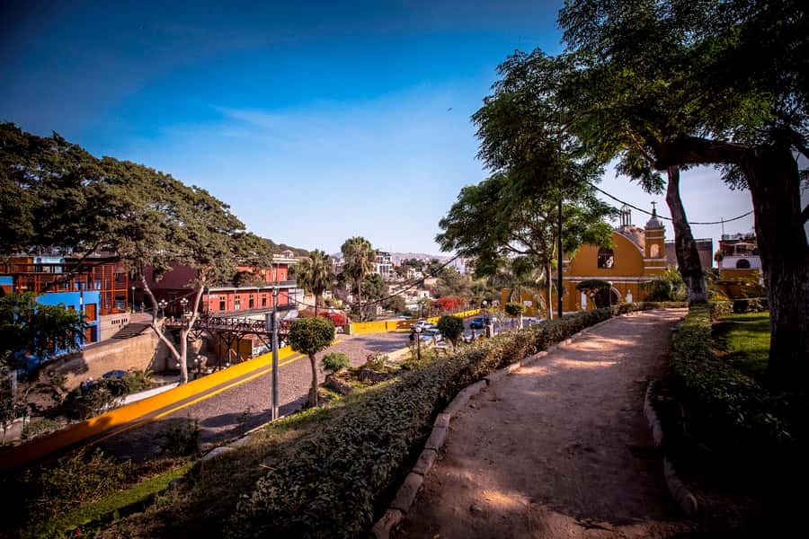 Lima: Pachacamac Ruins & Barranco Half-Day Guided Tour - Comfort and practical tips for Lima sun and rougher ground