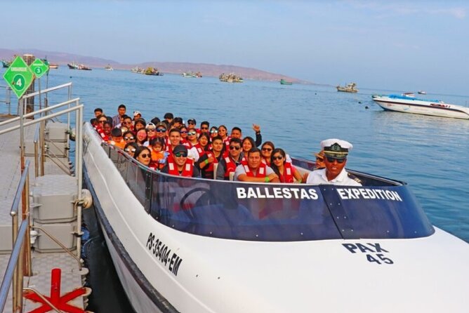 Lima : Paracas & Huacachina- Day to Islas Ballestas & Sandboard - Huacachina Oasis Time: Calm Photos Before the Adrenaline