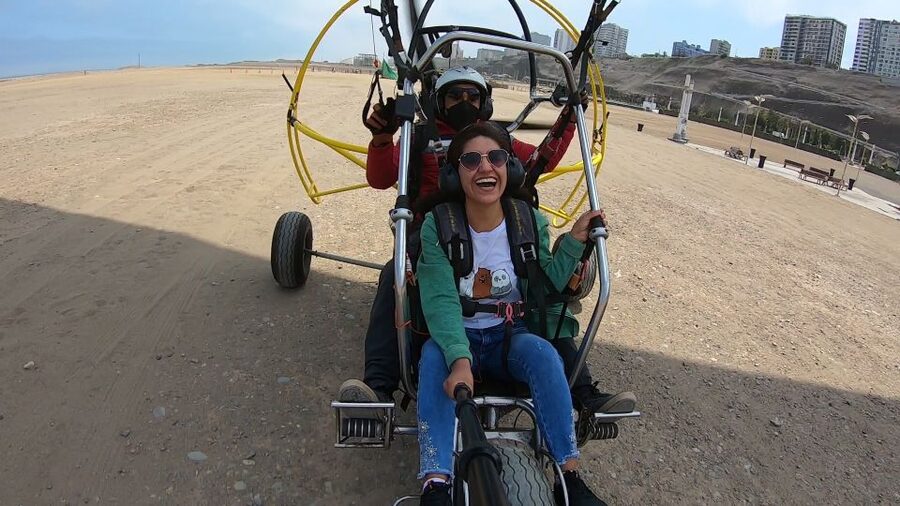 Lima: Paragliding Flight Over Costa Verde Districts - Price and Value: Is $54 Worth It in Lima?
