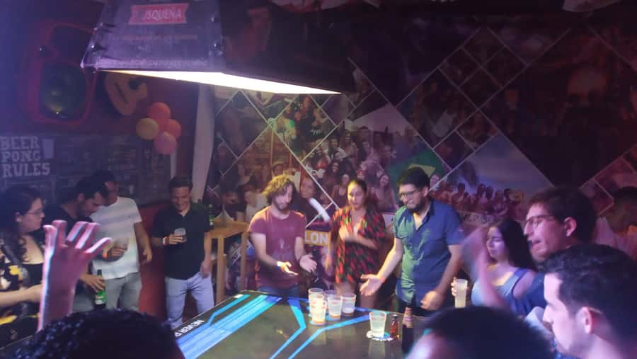 Lima: Party tour Fridays Barranco / Saturdays Miraflores - Stop 1: welcome drink and early discounts