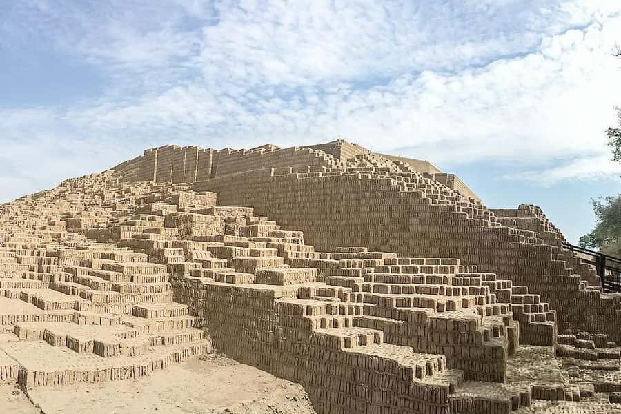 Lima: Private Classic City Tour - Down into the catacombs: a first-cemetery-in-South-America kind of stop