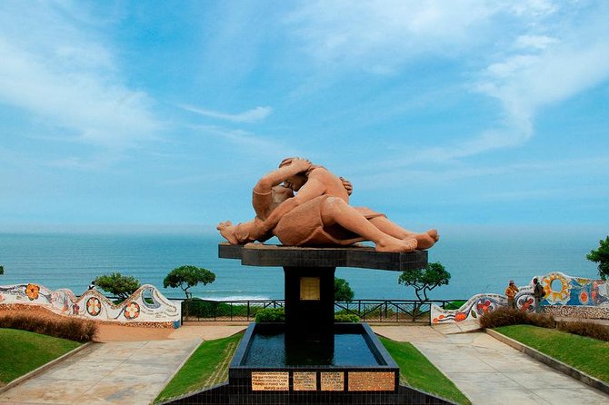 Lima's Vibrant Heritage: Exploring the City's Landmarks Half-day - Plaza de Armas, Government Palaces, and the Center of Colonial Power