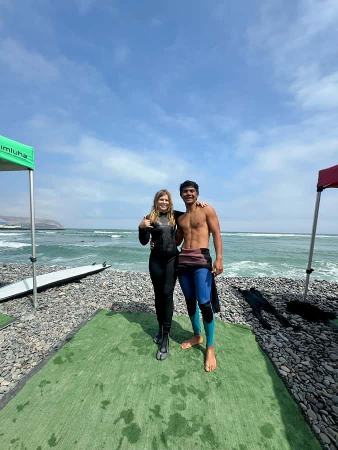 Lima: Surf Class with Equipment and Instructor - Key highlights at a glance