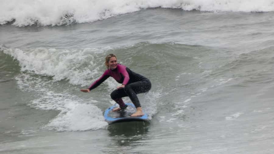 Lima: Surf Class with Equipment and Instructor - Warm-Up, Stretching, and a Terrain Simulation Before the Waves