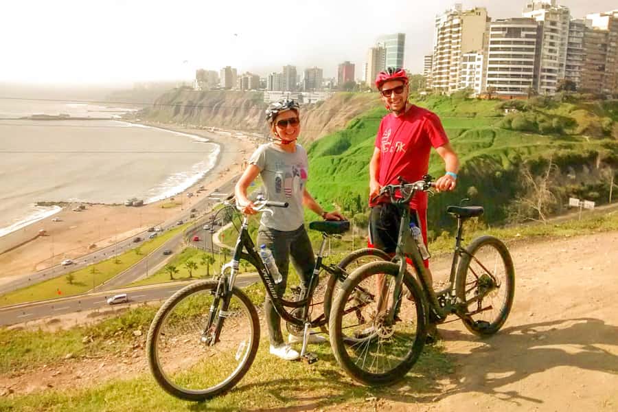 Lima: The Charm of Barranco & Pre Inca Pyramid in Miraflores - Barranco District Charm, Bridge of Sighs, and the Wish Moment