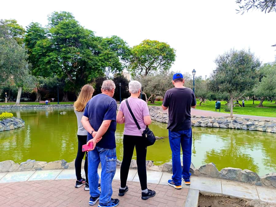 Lima: Tour in Miraflores, San Isidro, Barranco & Chorrillos - The snack and water detail that actually matters