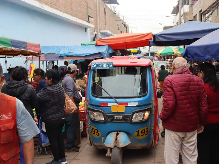 Lima: Villa El Salvador Shanty Town Tour - Getting from central Lima to Villa El Salvador in one smooth plan