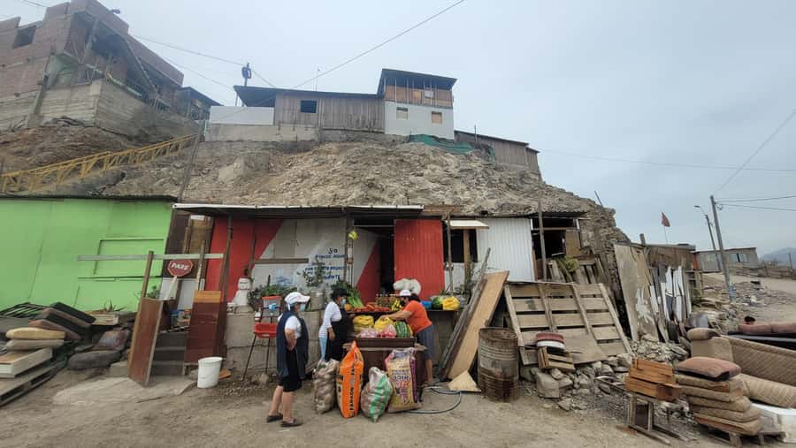 Lima: Villa El Salvador Shanty Town Tour - Walking the neighborhood with a guide who encourages real interaction