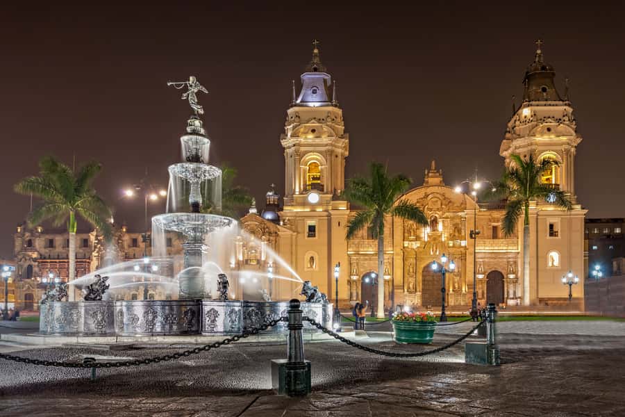 Lima: Water Magic Circuit, Downtown and Catacombs Night Tour - Cathedral of Lima, Main Square, and the illuminated downtown walk