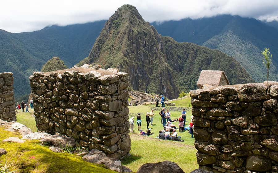 Machu Picchu: 1-day tour by Vistadome Observatory train - Back to Aguas Calientes: lunch window you should plan