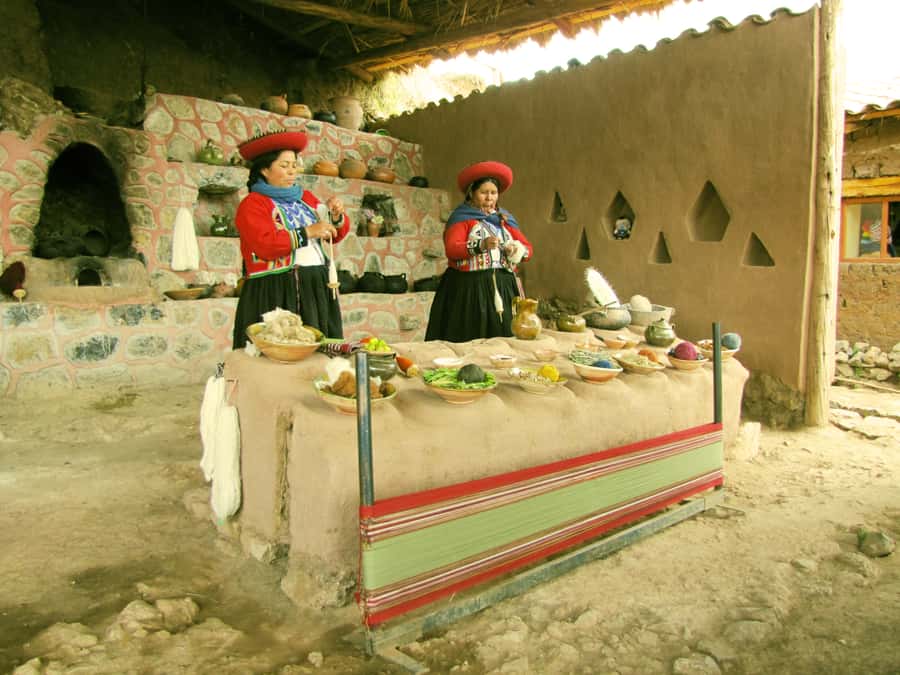 Machu Picchu: Chinchero, Maras, Moray & Machu Picchu 2 days - Ollantaytambo, fortress vibes, and dinner close to the train