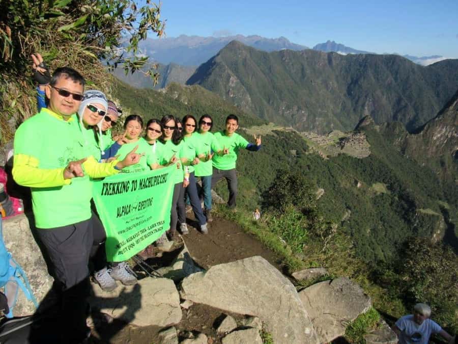 Machu Picchu: Inca Trail 2-Day Overnight Guided Tour - Lunch on the trail: hot food and energy you actually feel
