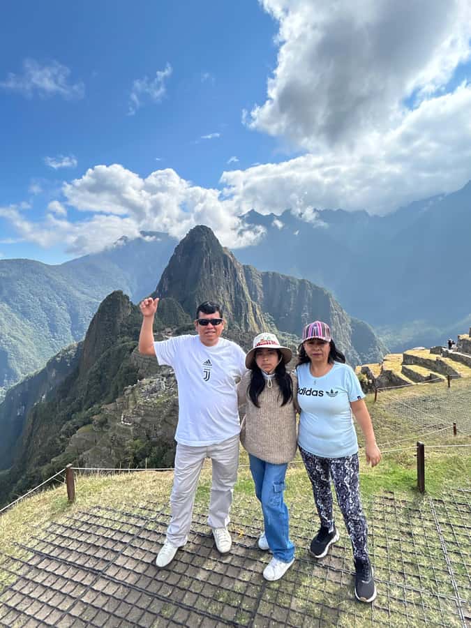 Machu Picchu: Private Tour Guide Service for up to 15 people - Key things to know before you go