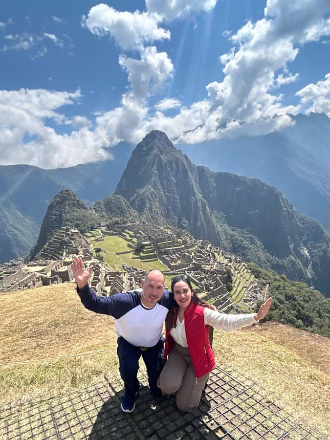 Machu Picchu: Private Tour Guide Service for up to 15 people - Private Guide at Machu Picchu: what this service does better