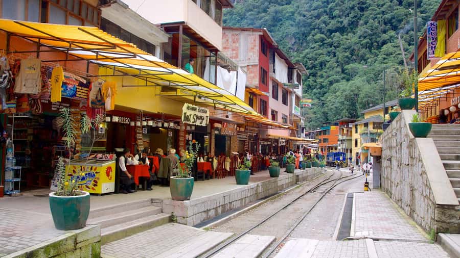 Machupicchu tour by tourist train in 2 days - Photography time and the reality of pacing