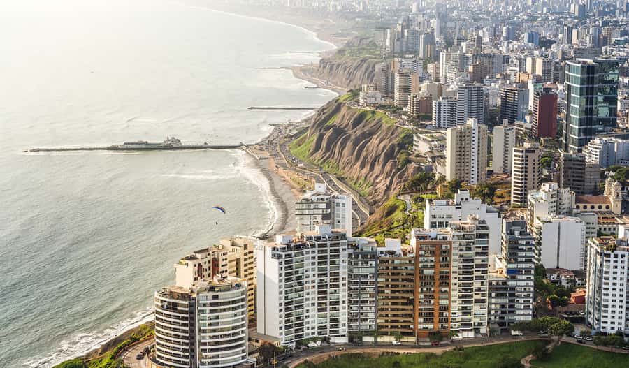 Miraflores & Barranco: Lima’s Modern and Bohemian Tour - Bajada de Baños: street art, panoramic views, and a satisfying finish in Barranco