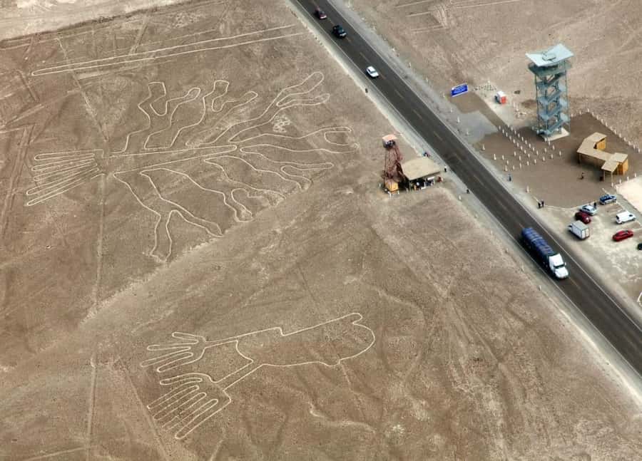 Nazca : Mirador of Nazca Lines - The Hill viewpoint: where straight lines meet and the desert makes sense