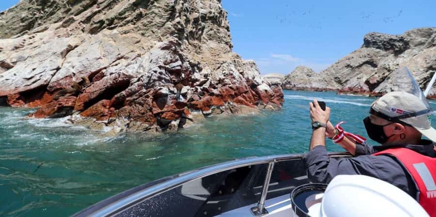 Paracas: Ballestas Islands Boat tour - Islas Ballestas - Tour guide and language: easy, practical, and actually useful