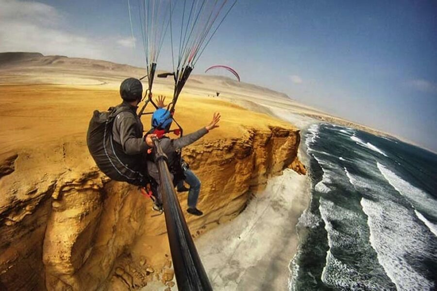 Paracas : Paragliding - Fly Like a Bird - How the 10 to 20 Minutes in the Air Fits a 1 Hour Tour