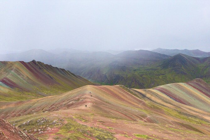 PRIVATE Palccoyo Rainbow Mountain tour - Stop in the Cusco area: Alpacas, llamas, and a quick colonial break