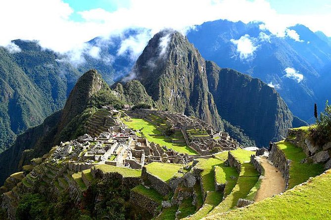 Private Tour: 2-Day Exploration of the Sacred Valley and Machu Picchu - Optional Views: Huayna Picchu or Machu Picchu Mountain
