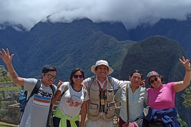 Private Tour Guide in Machupicchu from Aguas Calientes. - Photo-friendly pacing that still includes time to learn