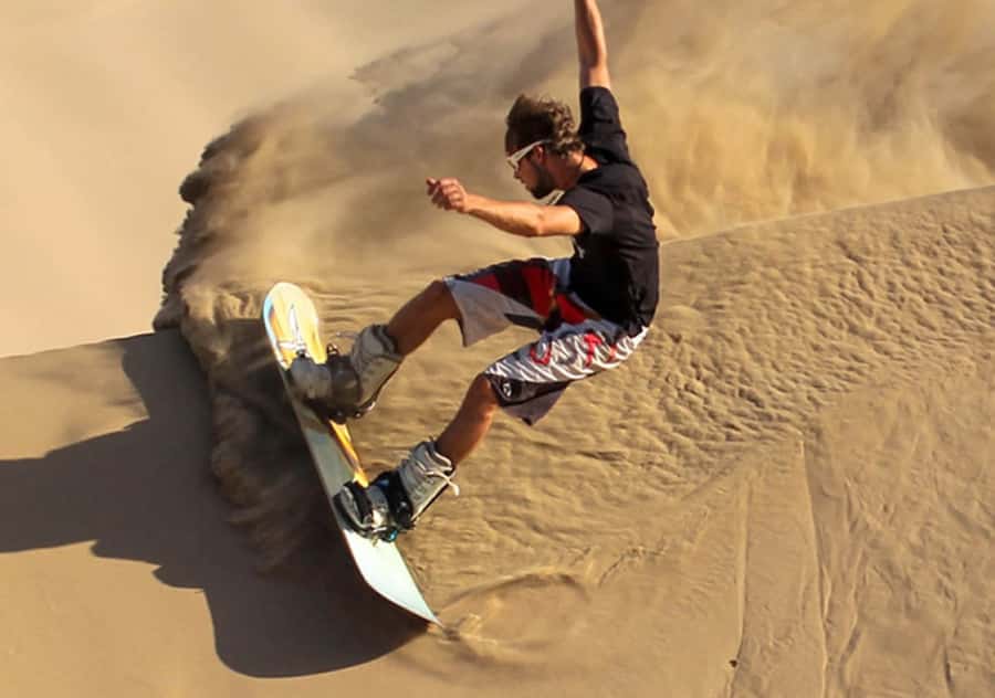 Pro Sanboarding or skiing in Huacachina from Lima - Day trip - Lunch in the oasis: a break that actually helps