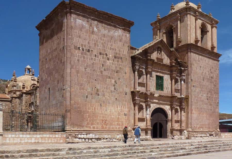 Puno: Route Of The Sun to Cusco with Lunch and Ticket Option - La Raya pass photo stop at 4,300+ meters, comfort beats hero shots