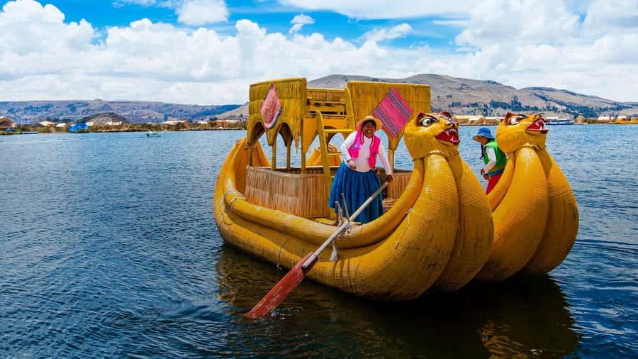 Puno: Uros and Taquile Islands Full-Day Tour with Lunch - The pace from Puno to the lake, and why timing matters