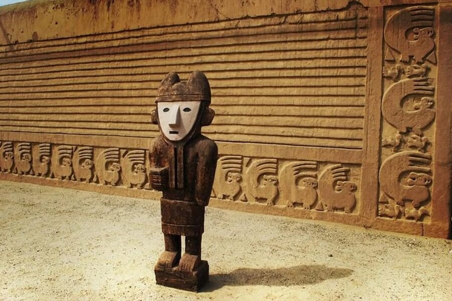 Pyramids of the Sun and the Moon, Huanchaco and Chan Chan - Chan Chan: The Biggest Adobe City in the Americas
