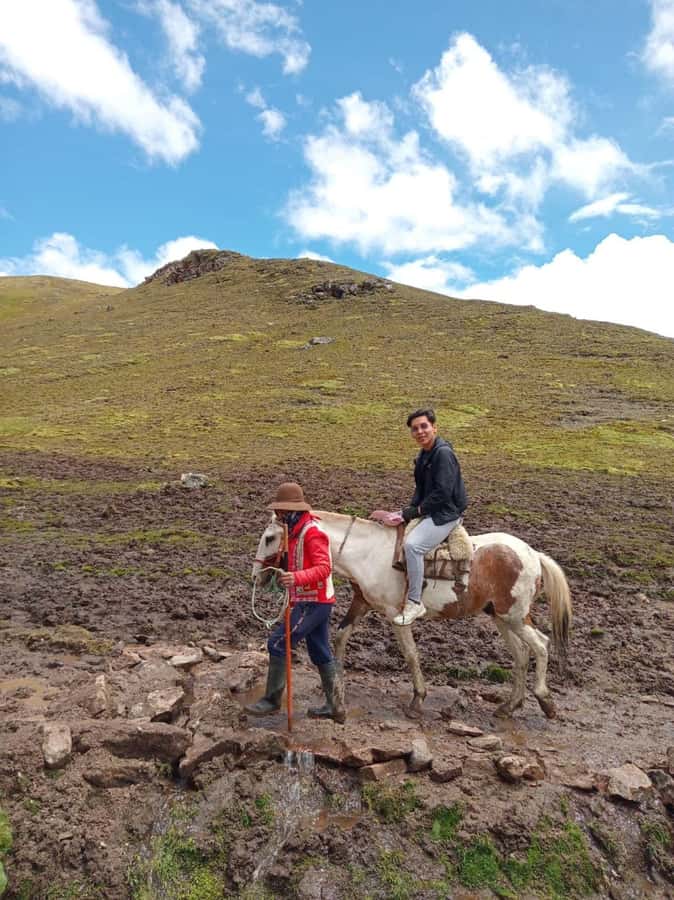 Rainbow mountain horseback riding tour + Buffet Lunch - A very early start for Rainbow Mountain at 5,200 meters