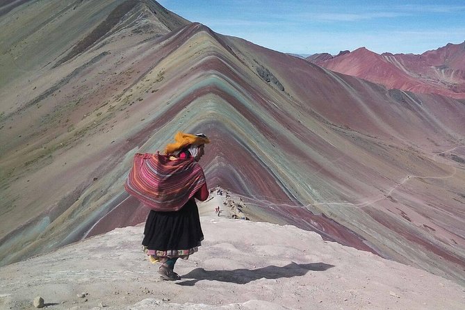 Rainbow Mountain Perú Full Day Group Shared Service - The Llaqto hike: 1.5 hours up to 5,036 meters