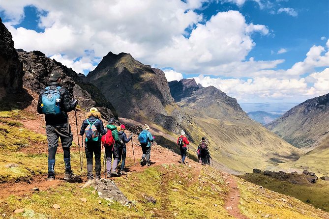 Rainbow Mountain & Red Valley Premium Tour with picnic - Hotel pickup, transport, and guide support that lowers the stress level