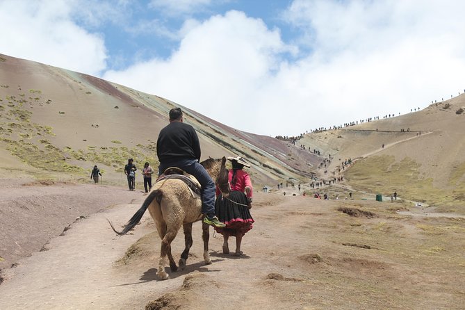 Rainbow Mountain Tour Vinicunca (Full Day) - The 5,000 m reality: pacing, altitude support, and what guides do on the tough minutes