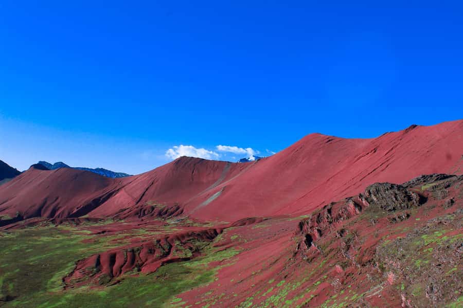 Rainbow Mountain Vinicunca Short Route + Red Valley - Morning schedule: pickups, Cusipata breakfast, and the trailhead at 4,850 m
