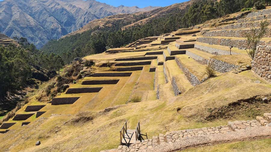 Sacred Valley: Chinchero, Moray, Ollantaytambo & Pisac+Lunch - Maras Salt Mines and the Town Roads Between Ruins