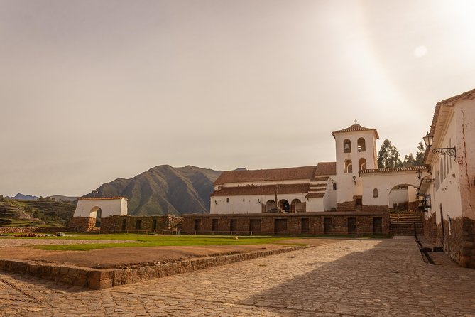 Sacred Valley - Pisac and Ollantaytambo day tour - Urubamba lunch: tasty, but budget for options