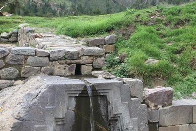 Sacred Valley Private Tour: Chinchero, Ollantaytambo and Pisaq - Guides Who Make the Day Feel Smooth