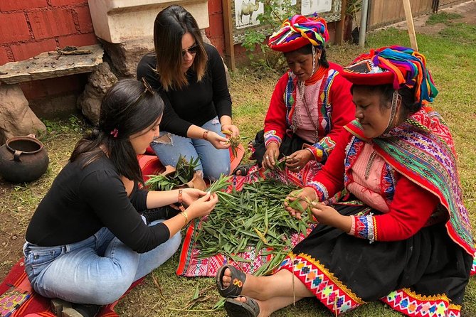 Sacred Valley Textile Workshop – Dyeing & Weaving in Cusco - From Alpaca Yarn to Organic Colors: How the Dyeing Step Works
