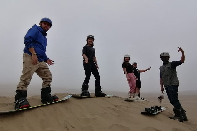 Sandboarding Experiance in Lima - Sandboarding on big dunes, from practice to standing runs