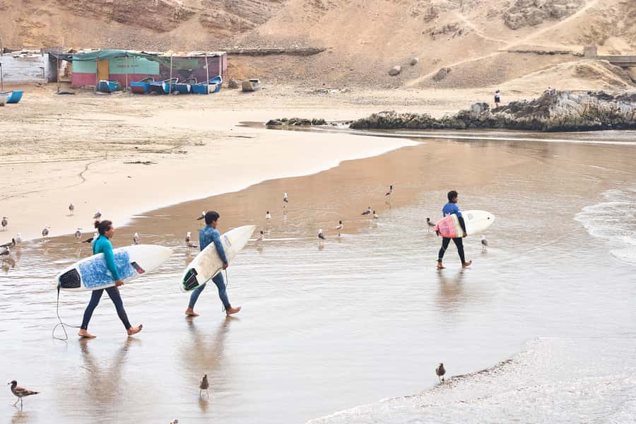 Surfing experience in Lima - Key highlights at a glance