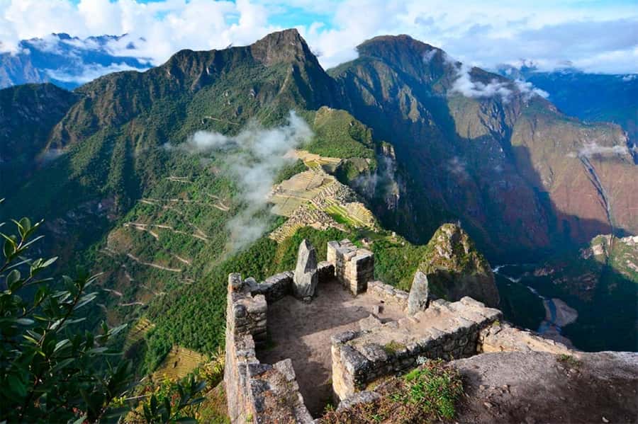 Tour Machu Picchu + Mountain of Huayna Picchu 2 days - Huayna Picchu at 9:00: circuit 3 and the climb reality check