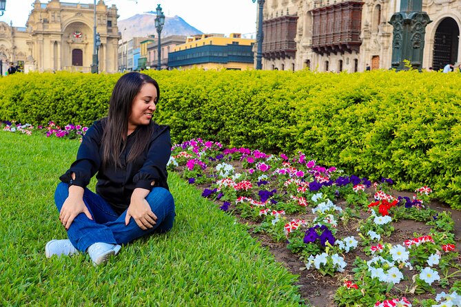 Tour Miraflores + Fotografía Profesional - Stop 3: Miraflores Chinese Park, culture details with ocean-and-cliff drama