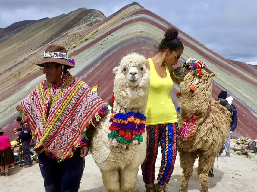 Vinicunca Mountain Tour - Full Day Tour to Rainbow Mountain - The uphill hike to Montaña de Colores: pacing and gear that matter