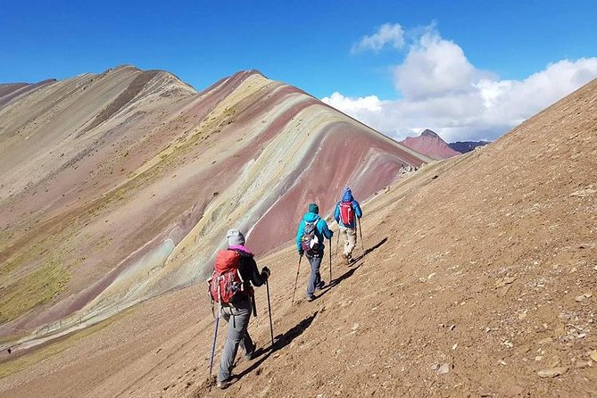 Vinicunca Rainbow Mountain in one day, private with Peru Vip - Horses on Rainbow Mountain: when to use them (and when not to)