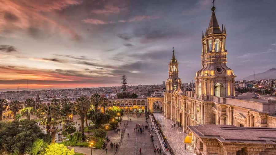 Walking tour through the Historic Center of Arequipa - The Company’s cloisters: where architecture slows time
