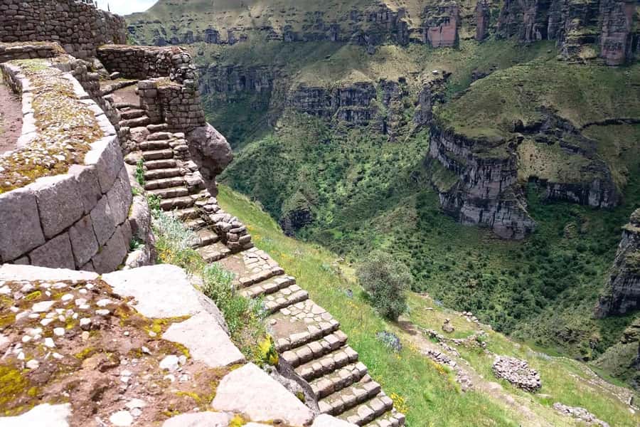 Waqrapukara 1 day trekking + meals - 4:00 to 5:00 a.m. pickup, then Sangará breakfast